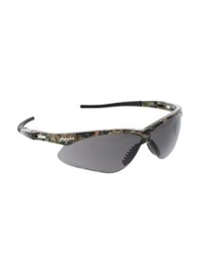 MCRMOMP112AF image(0) - Cord includedPasses ANSI Z87+ standardsPolycarbonate lenses provide 99.9% UVA/UVB/UVC protectionPopular Mossy Oak® Camouflage Pattern FrameSingle lens, wrap-around design for unobstructed viewSoft, flexible TPR temples and nosepad 