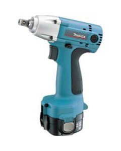 MAK6918FDWD image(0) - Makita 12V 1/2" Cordless Imp Wrenc